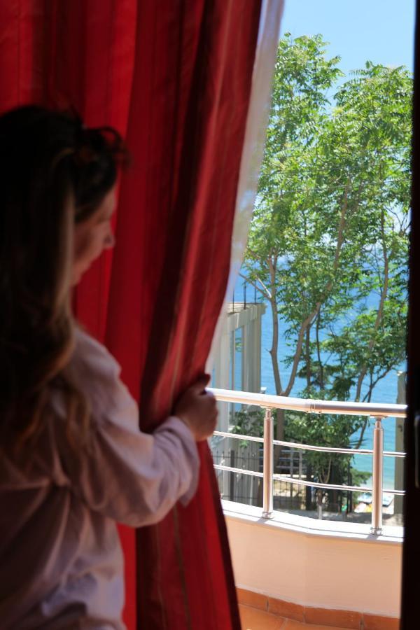 סרנדה Hotel Ceka מראה חיצוני תמונה