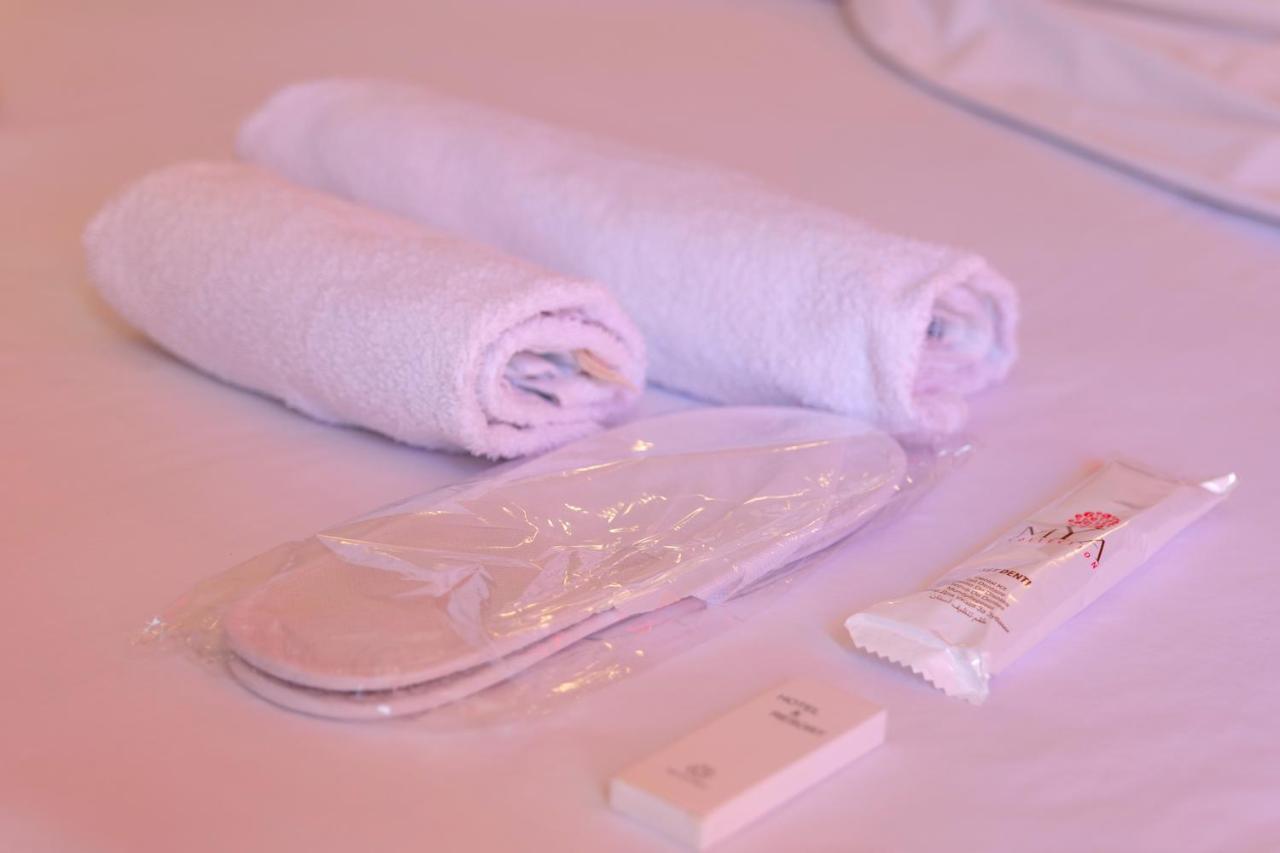 סרנדה Hotel Ceka מראה חיצוני תמונה