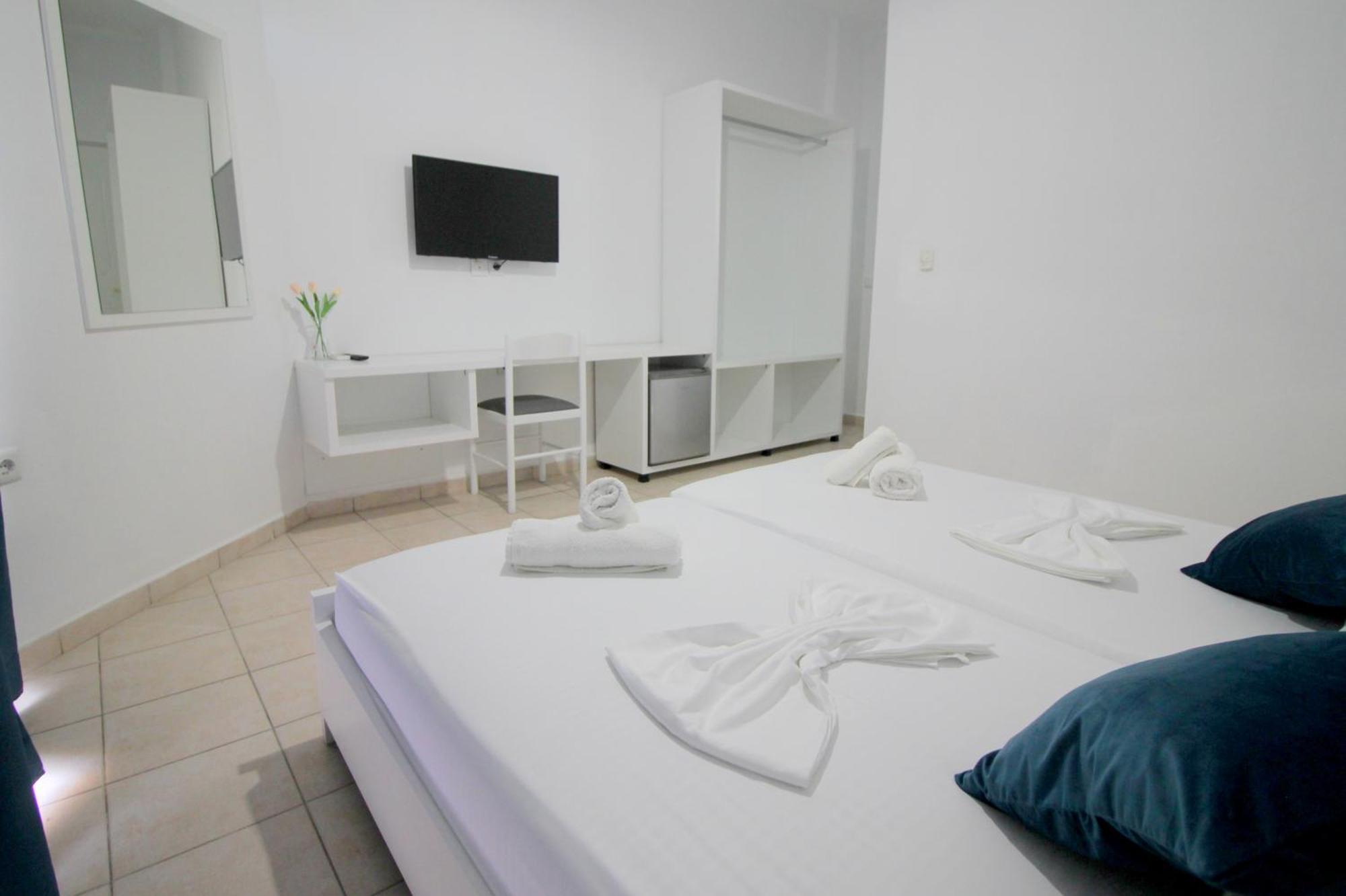 סרנדה Hotel Ceka מראה חיצוני תמונה