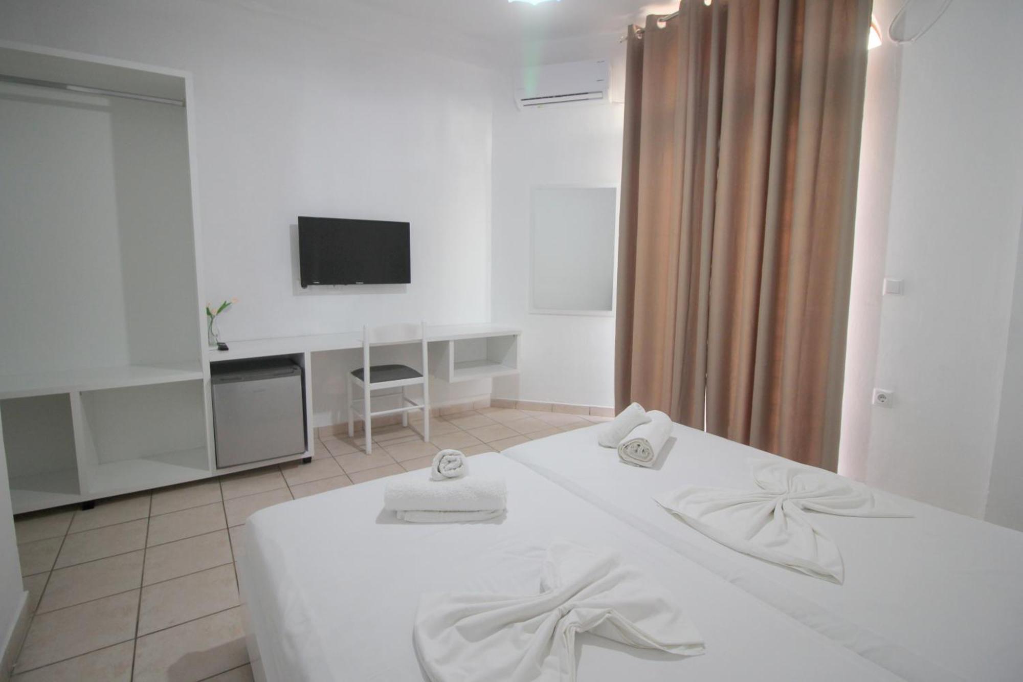 סרנדה Hotel Ceka מראה חיצוני תמונה