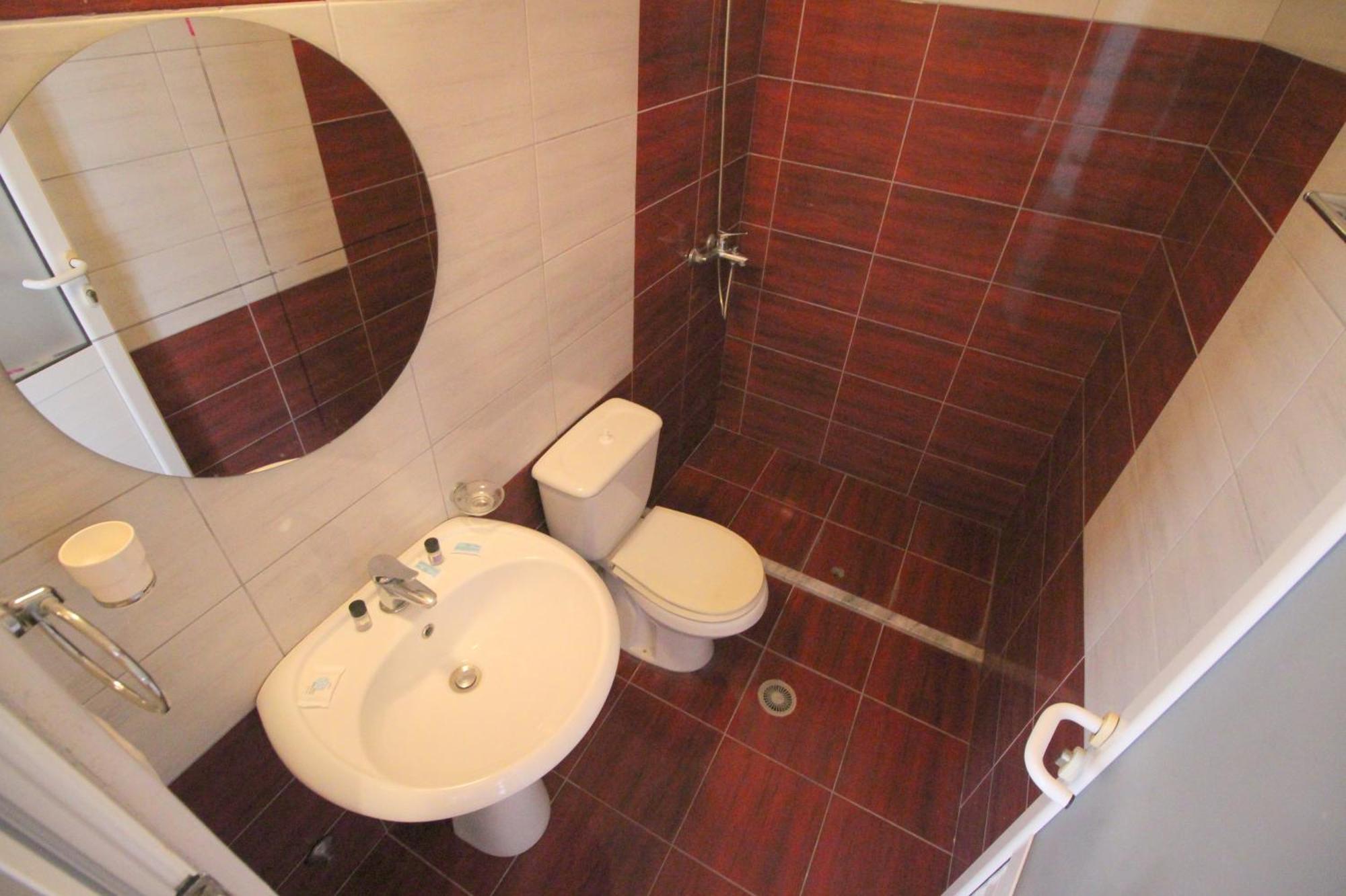 סרנדה Hotel Ceka מראה חיצוני תמונה