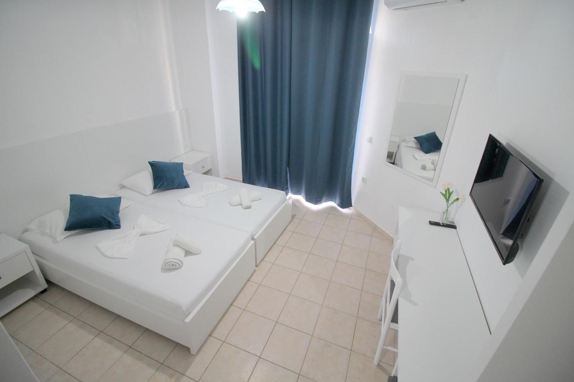 סרנדה Hotel Ceka מראה חיצוני תמונה
