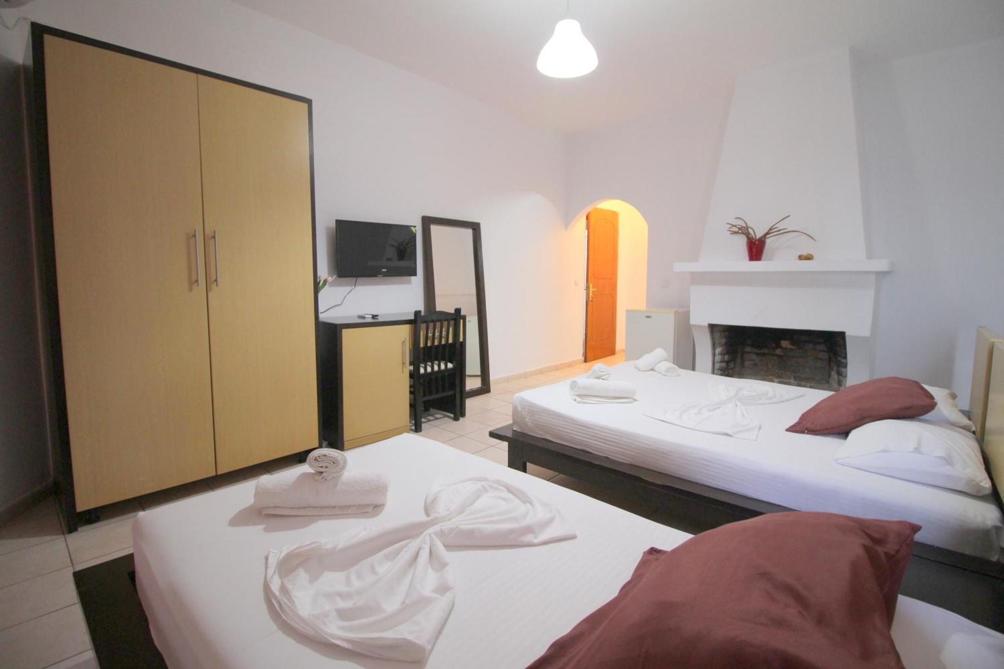 סרנדה Hotel Ceka מראה חיצוני תמונה