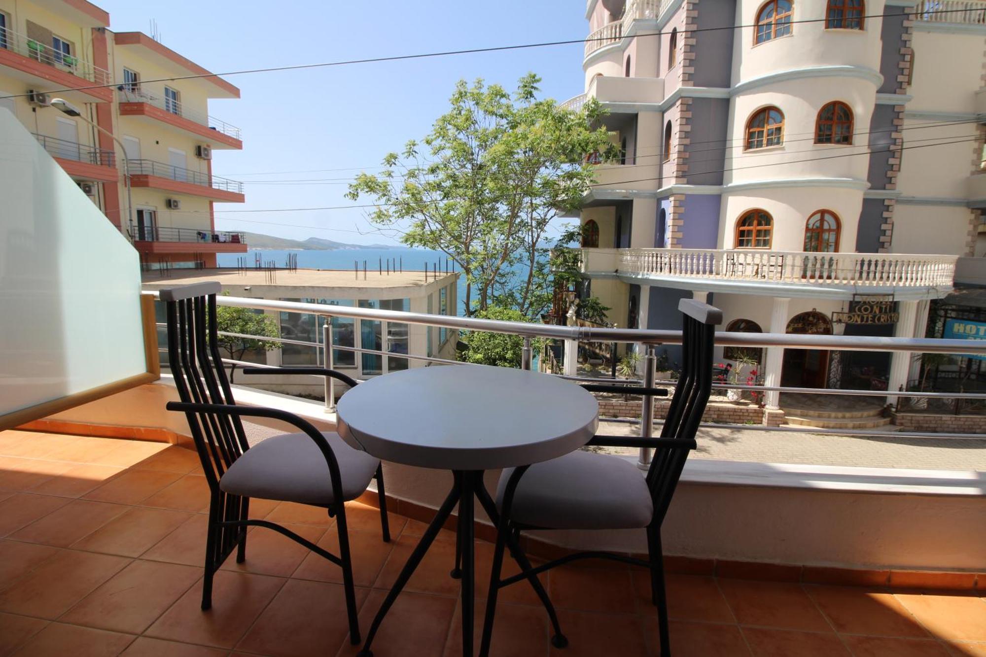 סרנדה Hotel Ceka מראה חיצוני תמונה