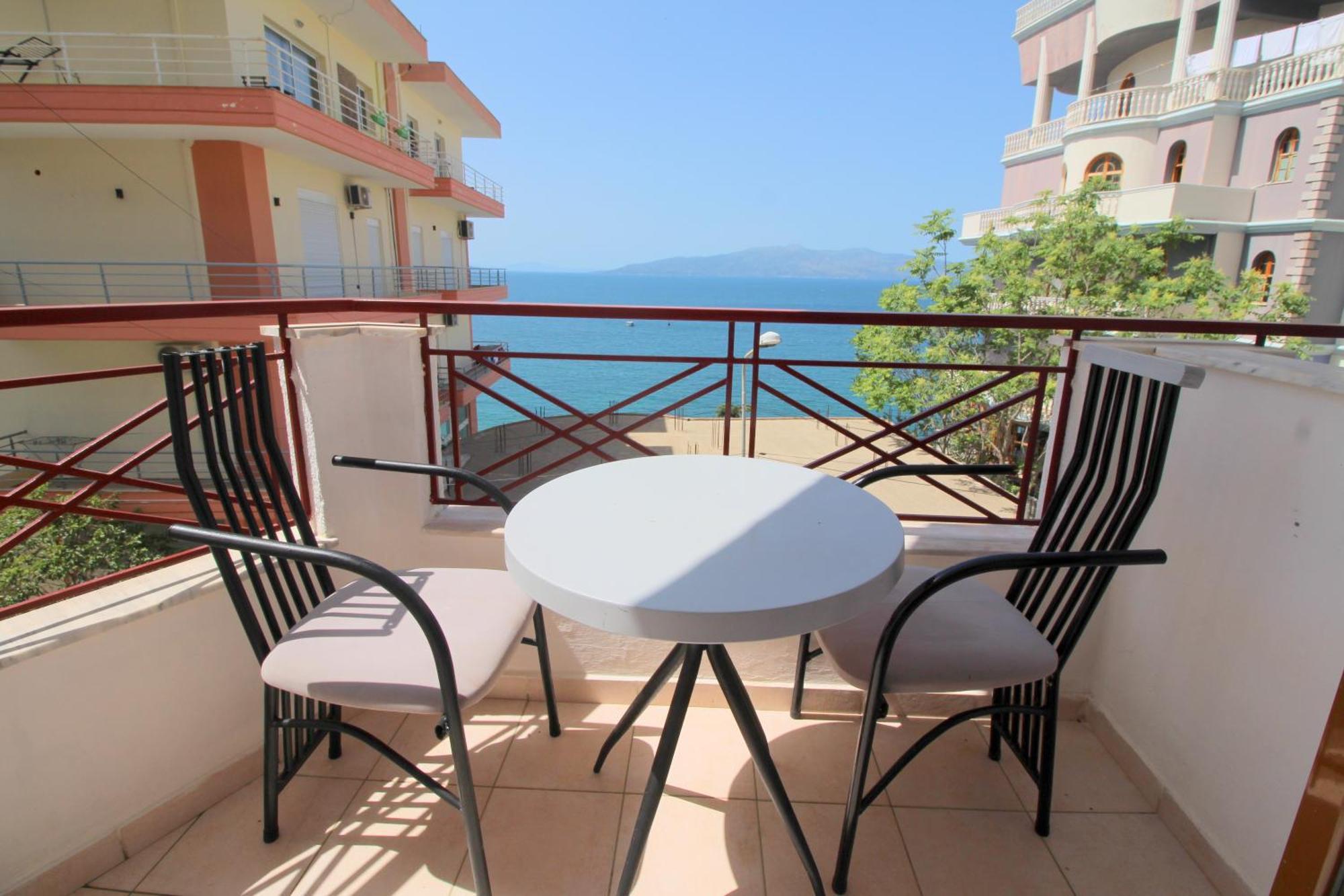 סרנדה Hotel Ceka מראה חיצוני תמונה