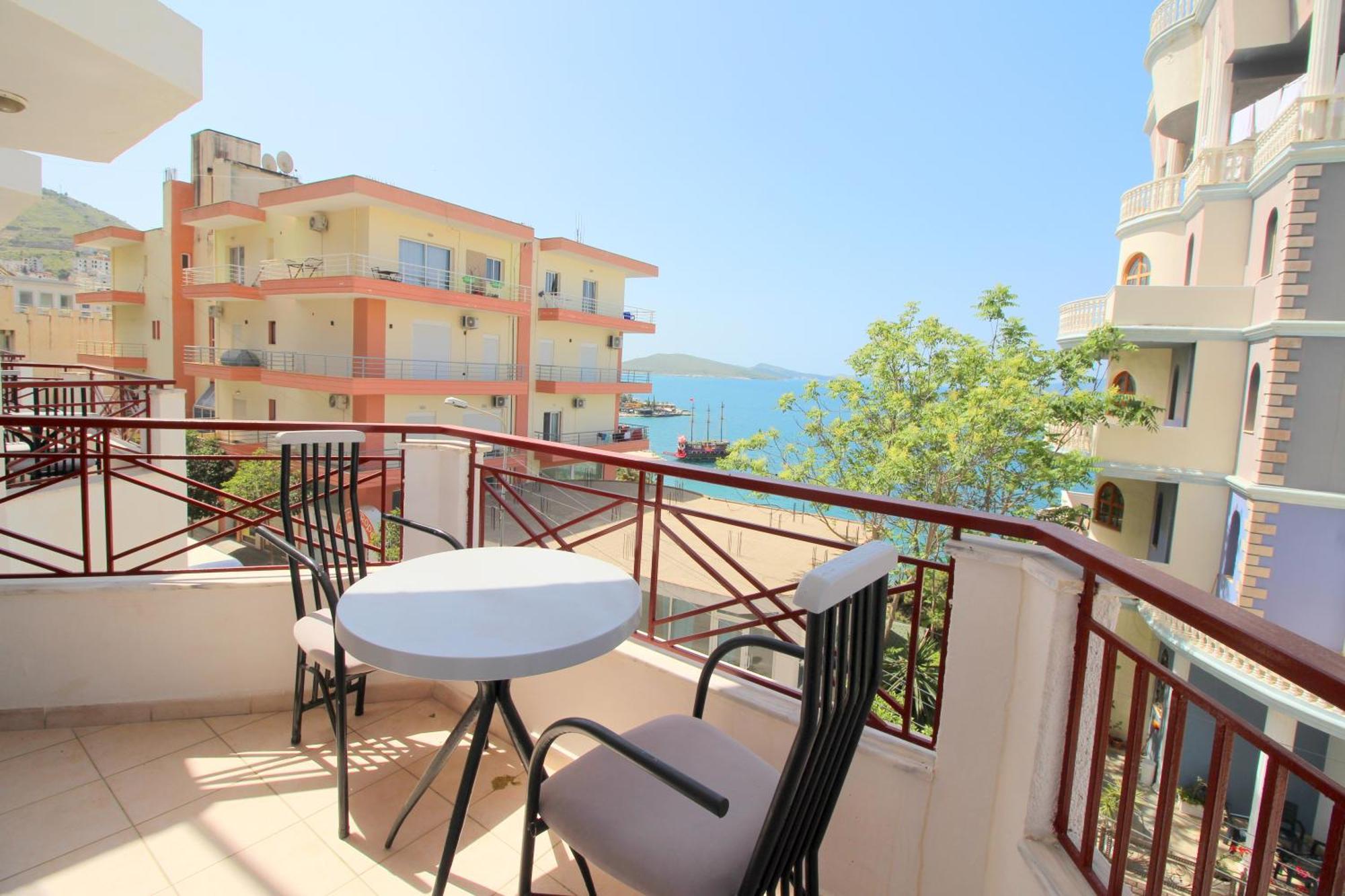 סרנדה Hotel Ceka מראה חיצוני תמונה