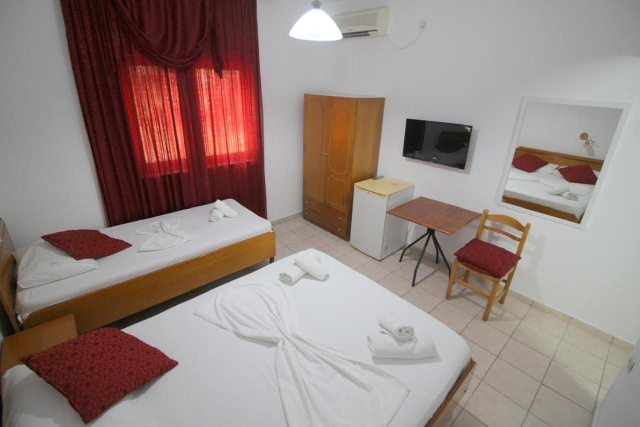 סרנדה Hotel Ceka מראה חיצוני תמונה