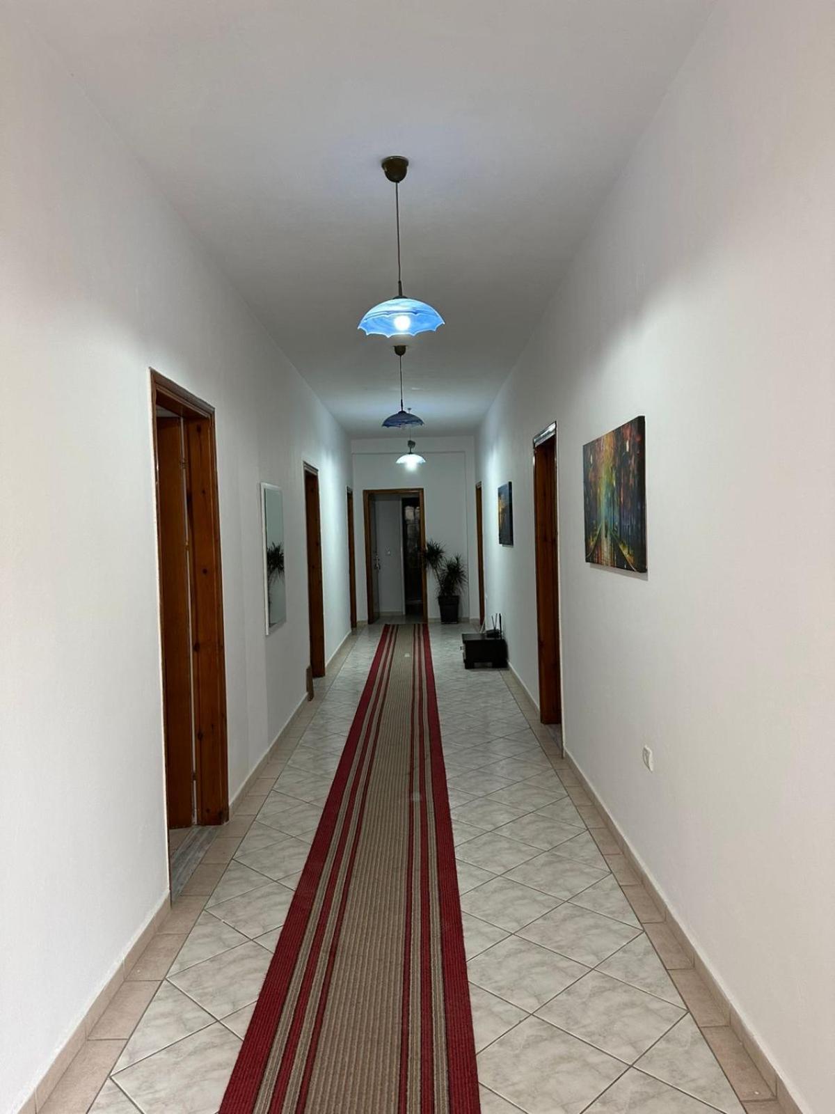 סרנדה Hotel Ceka מראה חיצוני תמונה