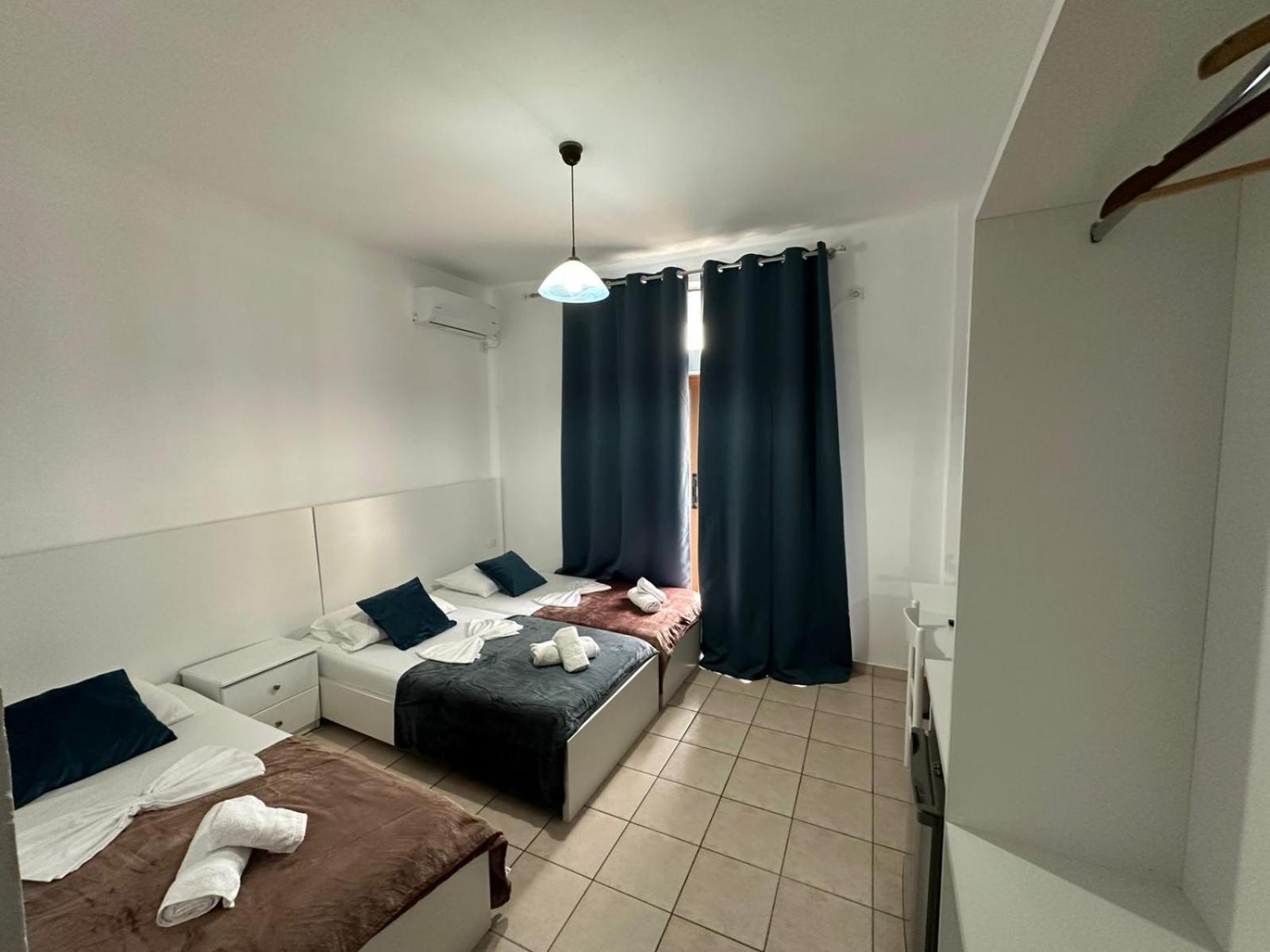 סרנדה Hotel Ceka מראה חיצוני תמונה