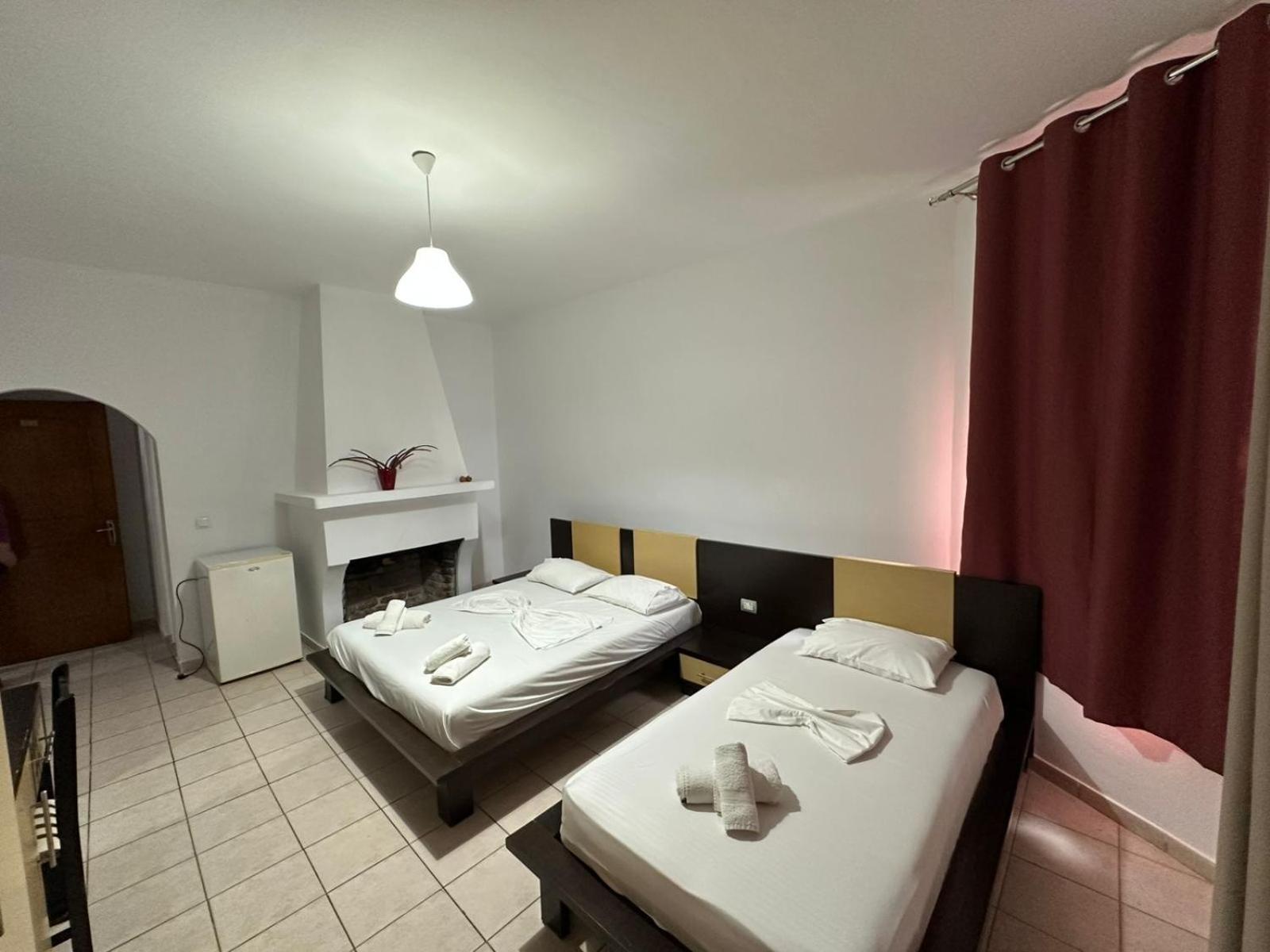 סרנדה Hotel Ceka מראה חיצוני תמונה